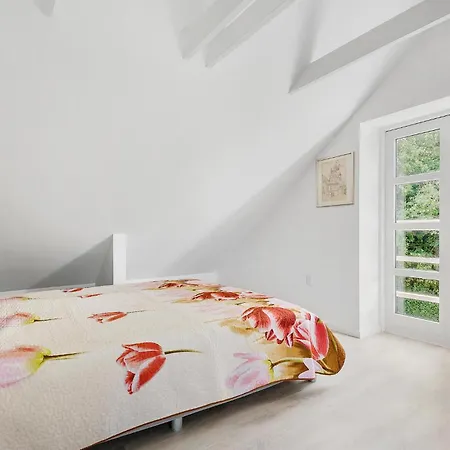 3 Bedroom Awesome In Prázdninový dům Fjenneslev
